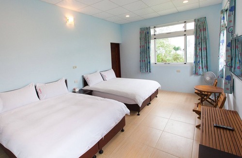Luye Bed & Breakfast | GOOSE NEST Garden B&B