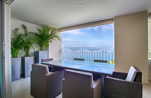 Marina Vallarta Condo | Gorgeous condo at Marina area , great views , luxury layout, jacuzzi,beach front