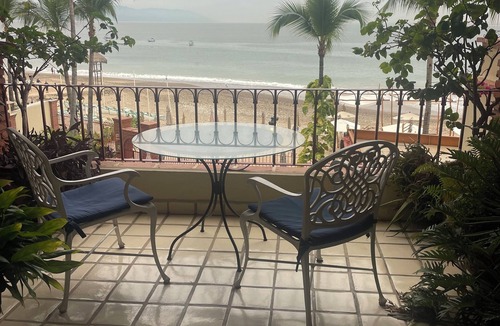 Emiliano Zapata Condo | Gorgeous Romantic Zone condo ACTUALLY on the Beach with Spectacular View!