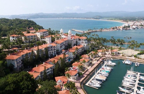 Isla Navidad Hotel | Grand Isla Navidad Golf & Spa Resort with Marina