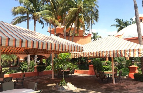 Isla Navidad Hotel | Grand Isla Navidad Golf & Spa Resort with Marina