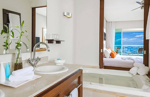 Playa Diamante Resort | Grand Mayan at Vidanta Acapulco - Oceanview with private plunge pool on terrace