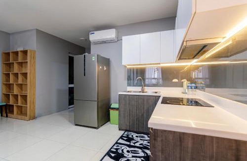 District 4 Apartment | Grand Riverside Aparment 4Brs 5 Beds near D1