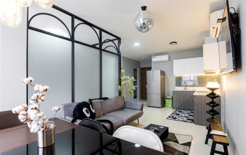 District 4 Apartment | Grand Riverside Aparment 4Brs 5 Beds near D1