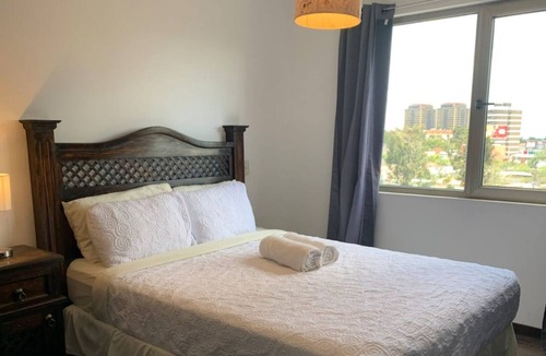 Zona 10 Apartment | Great Apt. For 6 people/ Parking/ 5 Min. From Airport