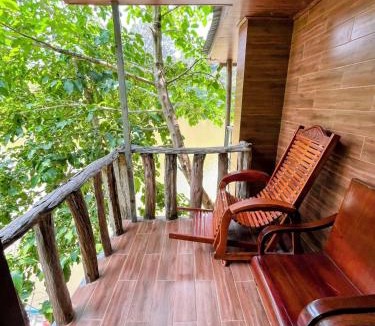 Quan Tom Resort | Green Bamboo Lodge Resort