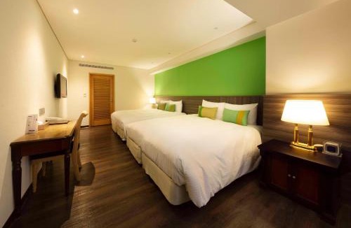 Songshan Hotel | Green World Triple Beds