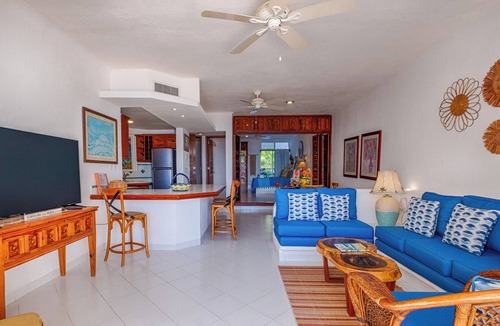 Akumal Condo | Ground-Floor Beachfront Condo with Pool & Daily Service