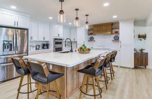 Sebastian Cottage | Group Getaway: Luxe Riverfront Gem in Los Fresnos!