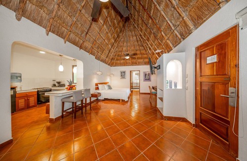 Gonzalo Guerrero Ski Chalet | GS123. Garden Suite King