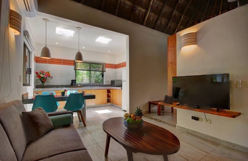 Gonzalo Guerrero Ski Chalet | GS128. Garden Suite King