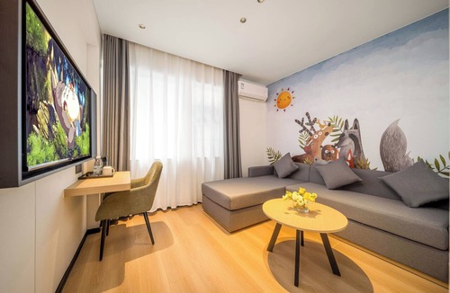 Xiangshan Hotel | Guanshan Yuepin Hotel Guilin Station