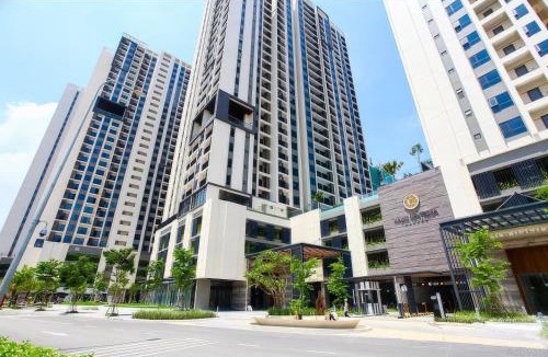 District 10 Apartment | Ha Do Centrosa Apartments Iris Orchid