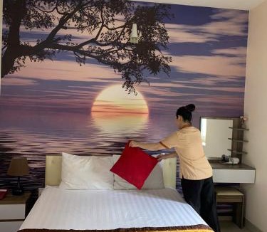 Linh Trung IEPZ Bed & Breakfast | Ha Long hotel