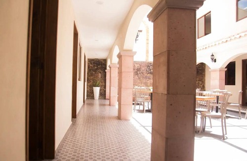 Teziutlan Hostel | Habitación Dentro de Hermoso Hostal Como de Cuento