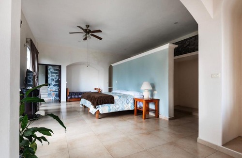 Naolinco House | Habitación en NAOLINCO con hermosa vista al Valle