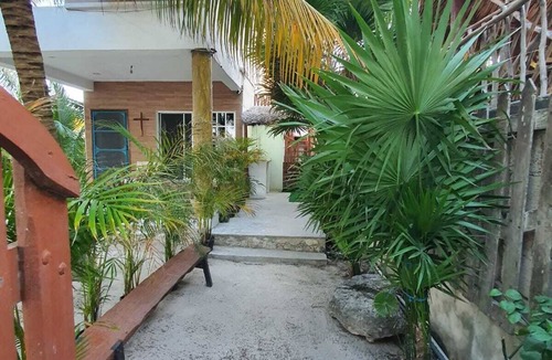 San Crisanto House | Habitación Frente al Malecon en Casa Azul Cielo