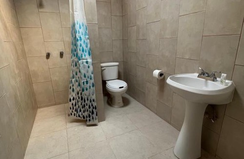 Ciudad Juarez House | Habitación Privada Cerca de Consulado Americano