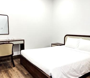 Hai Chau Hotel | Han Riverine Hotel & Cafeteria DaNang