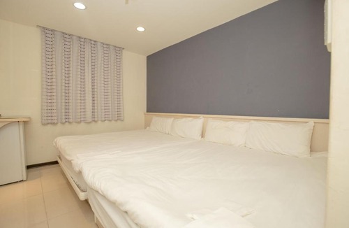 Xitun District Apartment | Happy House