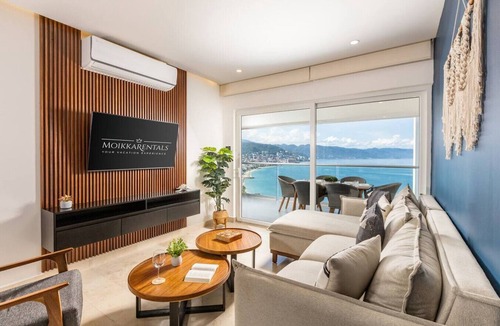 Las Glorias Apartment | Harbor NT2307 by Moikkarentals