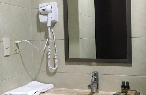 Ricardo Flores Magon Hotel | Harbour Inn - Veracruz