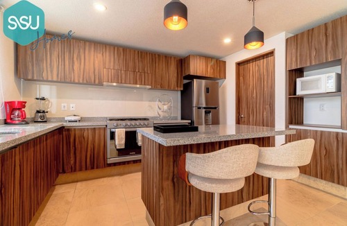 El Marques House | Harmony House