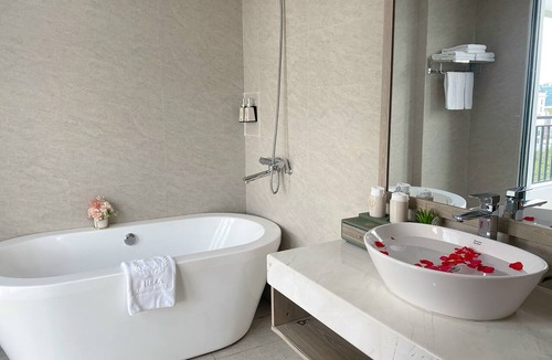 Tan Binh Hotel | Hera Luxury Hotel