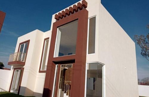 Ayala House | Hermosa Casa Alberca Climatizada por Paneles Solares