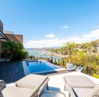 Valle de Bravo House | Hermosa Casa con Terraza y Vista al Lago en Avándaro