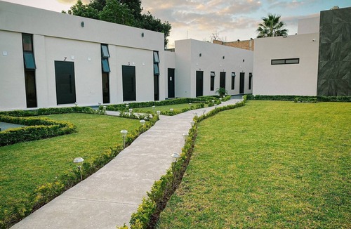 Tequila House | Hermoso Hotel con Jardín a Solo ¡4 Cuadras de la Plaza Principal de Tequila Jal!