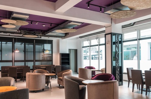 East District Bed & Breakfast | High Cloud International Business Hotel