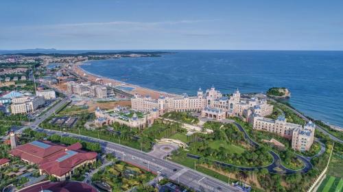 Jinzhou District Resort | Hilton Dalian Golden Pebble Beach Resort