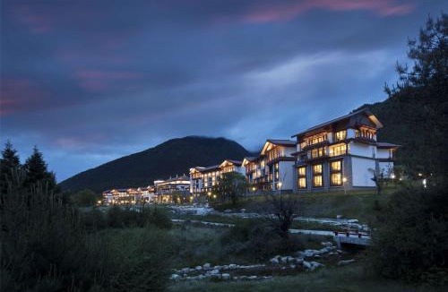 Mainling County Hotel | Hilton Linzhi Resort