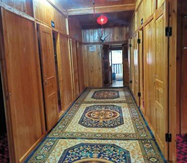 Dong Van House | Hoàng Bách homestay - Đồng Văn, Motorbike, Tours
