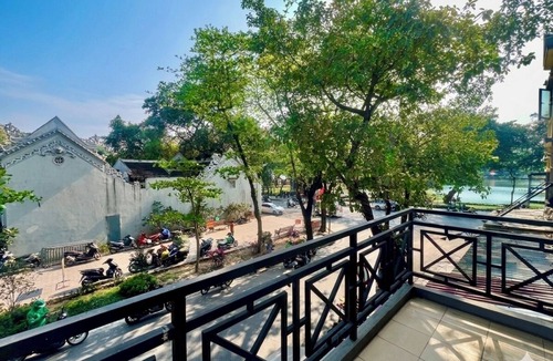 Hang Bac House | Hoan Kiem Lake View/Balcony/3Q Beds/6 Pax