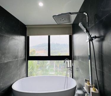 Soc Son House | Hoang Hai Luxury Villa - Venuestay