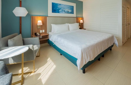 La Poza Hotel | Holiday Inn Acapulco La Isla by IHG