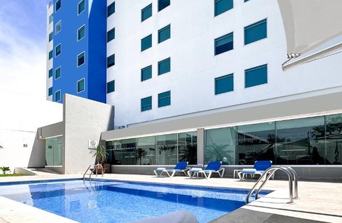 Xcumpich Hotel | Holiday Inn Express Mérida by IHG
