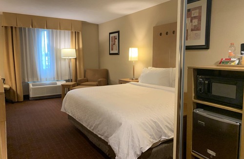 Saltillo Hotel | Holiday Inn Express Saltillo Zona Aeropuerto by IHG