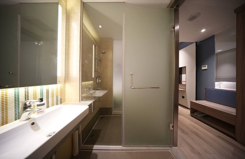 Minhang Hotel | Holiday Inn Express Shanghai Pujiang by IHG