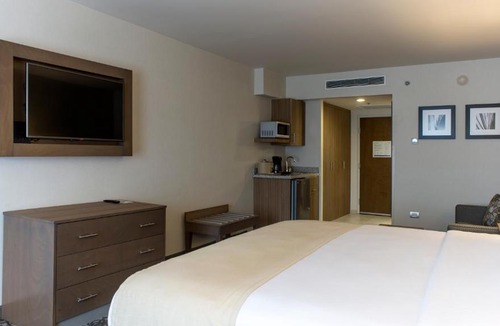 Chihuahua Hotel | Holiday Inn Express & Suites Chihuahua Juventud by IHG