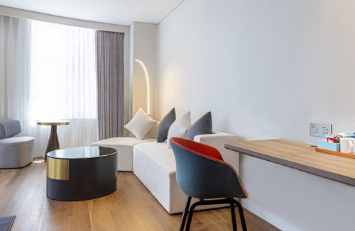 Xinjiang Uygur Hotel | Holiday Inn Express Urumqi Station by IHG