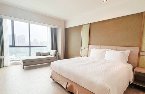 Pudong Hotel | Holiday Inn Shanghai Pudong Nanpu by IHG