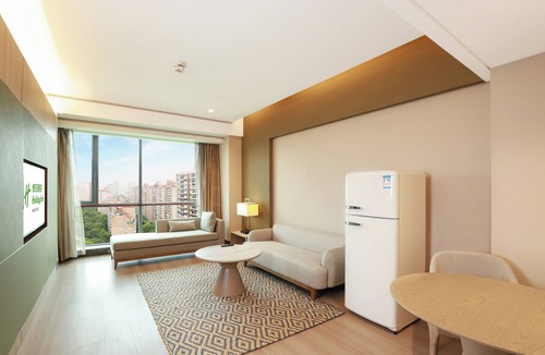 Pudong Hotel | Holiday Inn Shanghai Pudong Nanpu by IHG