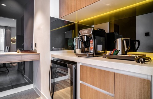 Tan Binh Hotel | Holiday Inn & Suites Saigon Airport by IHG