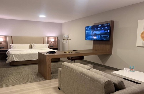 Chihuahua Hotel | Holiday Inn & Suites Chihuahua Expo