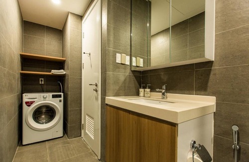 Tan Binh Hotel | Holiday Republic Saigon Airport
