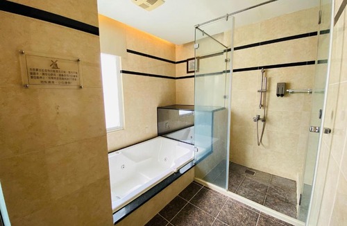 North District Hotel | Holland Hill Motel