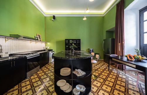 Centro Villa | HOLT’s Casa De Mi Independencia